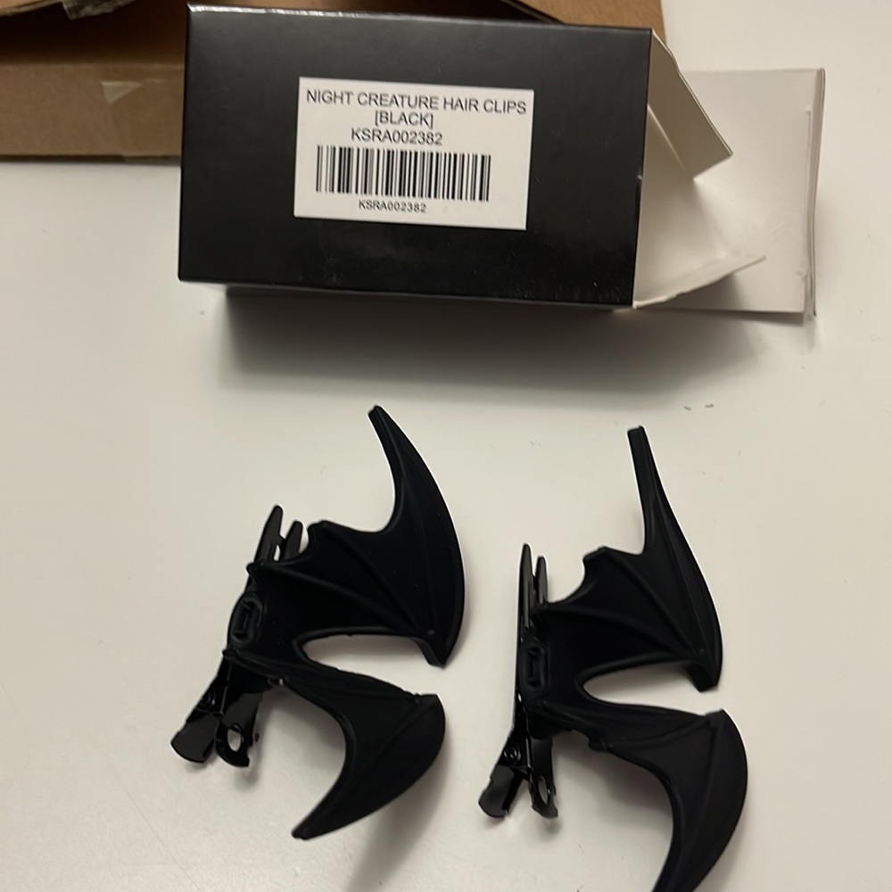KILLSTAR Night Creature Hair Clips set of 2 - Picture 3 of 5